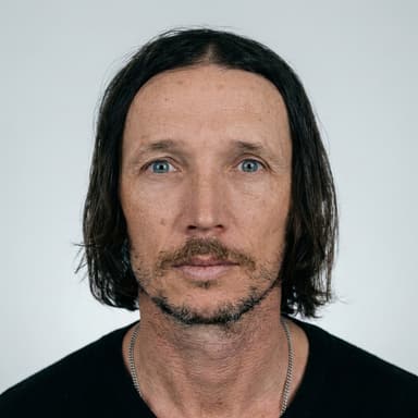 Jarek Piotrowski, founder of LayerOps
